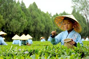 库杜斯：对阵曼联要稳固防守利用反击，很高兴我们做到了